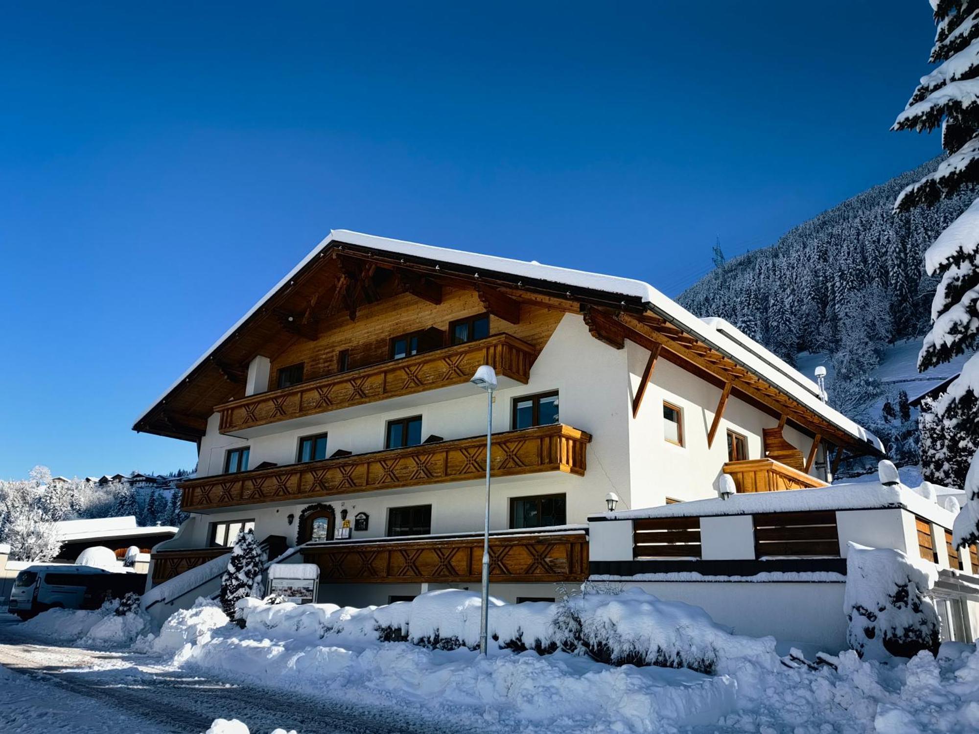 Apartments Pitztaler Nachtigall Arzl im Pitztal Kültér fotó